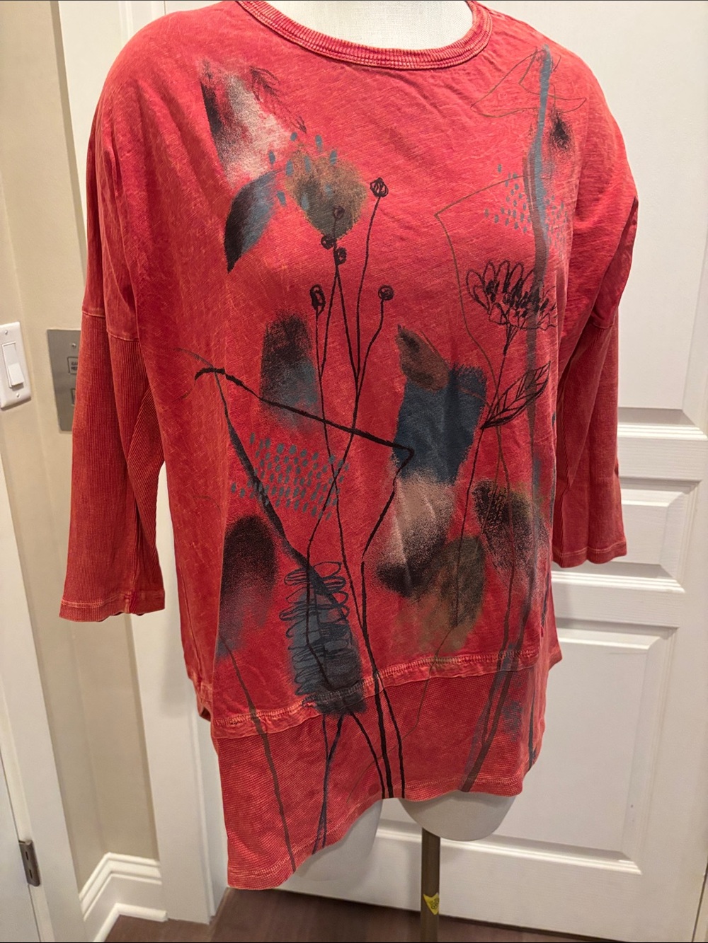 Women's Relaxed Red Printed Floral Pullover